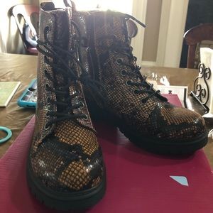 Women’s combat boots